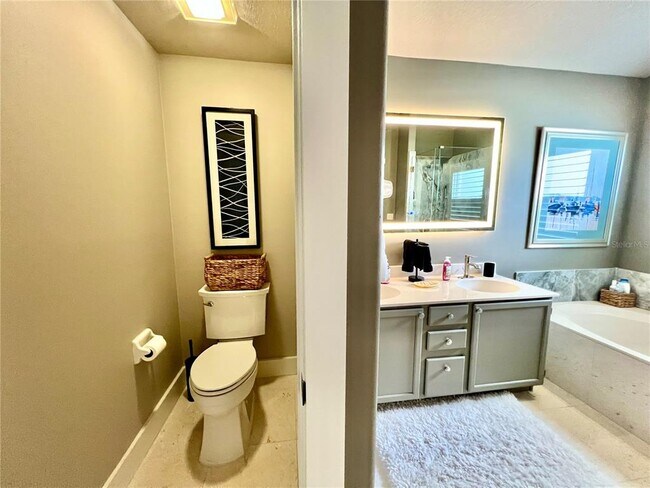Building Photo - 4061 King Tarpon Dr