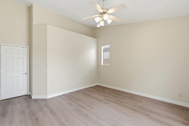 Building Photo - 6844 W Harrison St