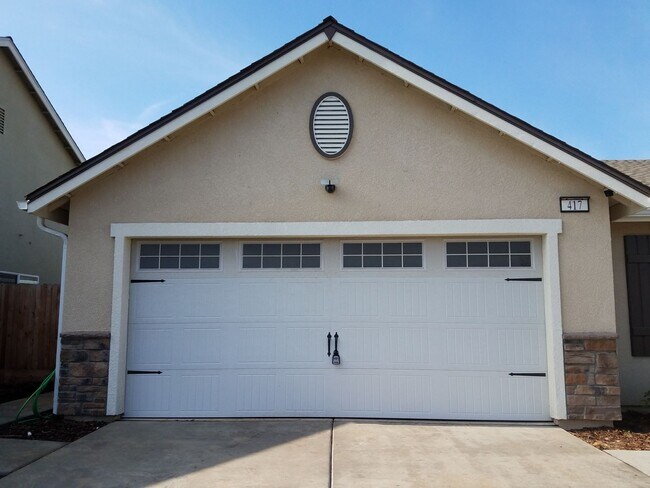 Building Photo - Sanger Home for rent with Solar!