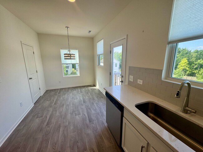 Building Photo - 3BR/2BA Townhouse in Mallard Creek