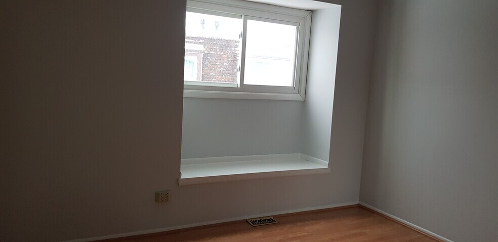 Building Photo - 2526 Berkshire Ct