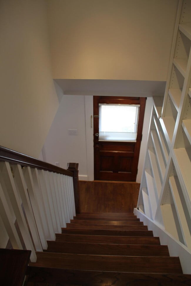 Building Photo - 310 2nd St