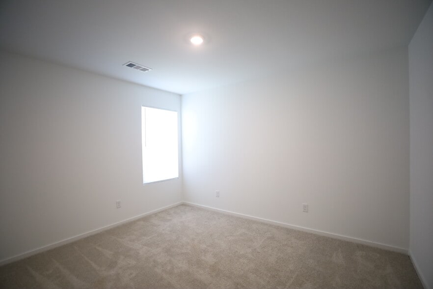 Building Photo - 5400 Orchard Pass