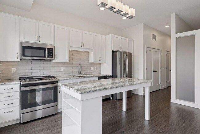 Building Photo - 12610 Ridgedale Dr