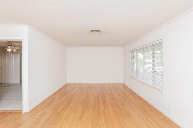 Building Photo - 9753 Tappenbeck Dr