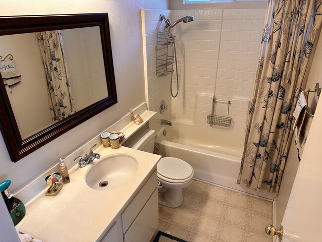 Building Photo - 16382 Applegate Dr