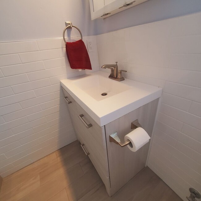 Building Photo - A Great Value in Pleasant Hill Poet's Corn...