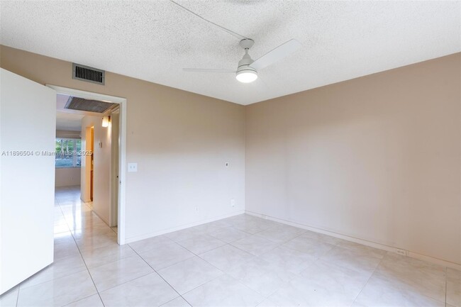 Building Photo - 400 SW 134th Way
