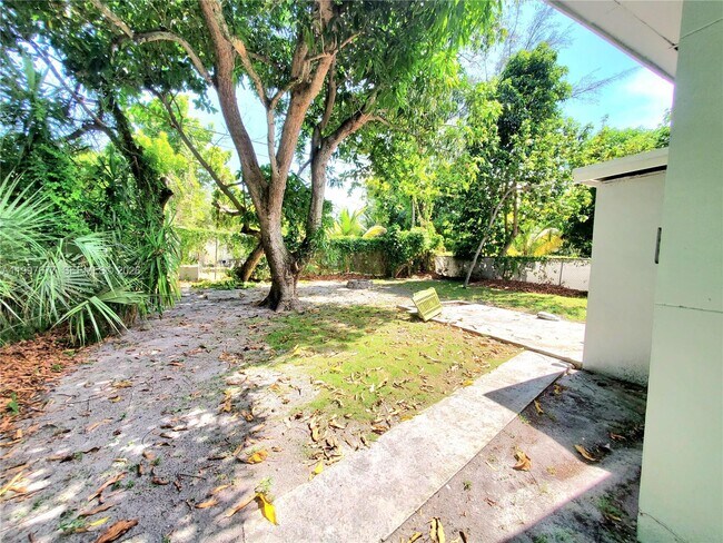 Building Photo - 40 NW 44th St