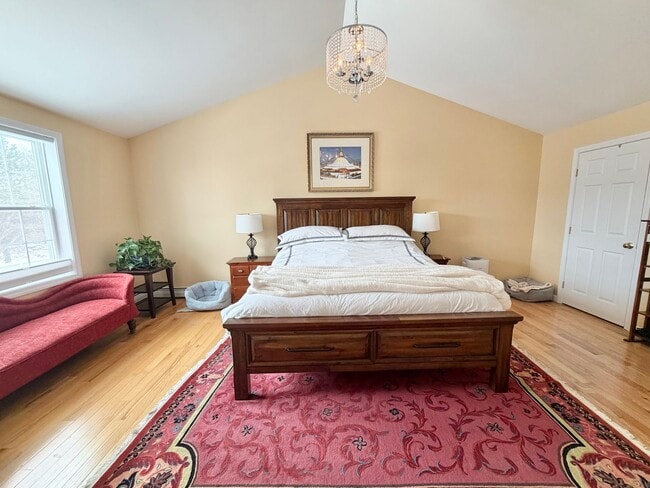 Building Photo - 4 Bedroom Home in South Burlington VT Available 4/1!