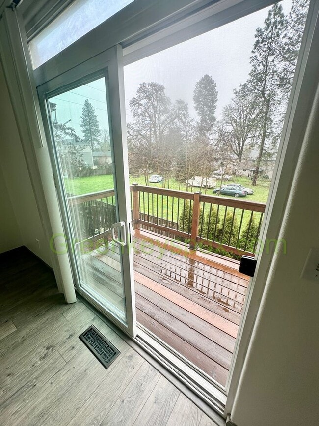 Building Photo - Amazing 2-Bedroom Townhouse with 2.5 Bathrooms, Attached Garage, Private Fenced Patio