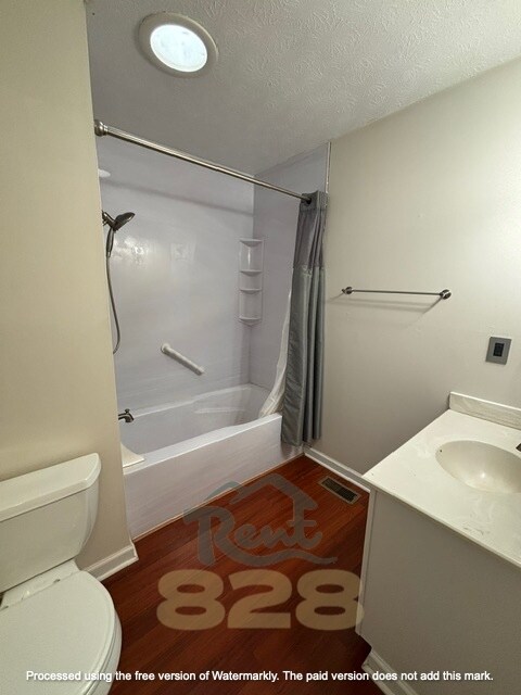 Building Photo - 8 Laurel Brook Dr