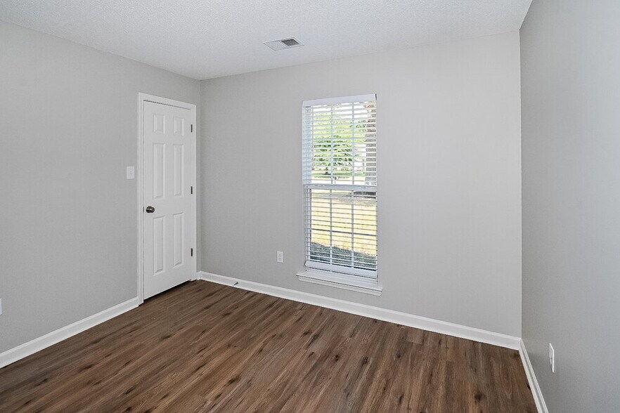 Building Photo - 6620 Tealwood Dr