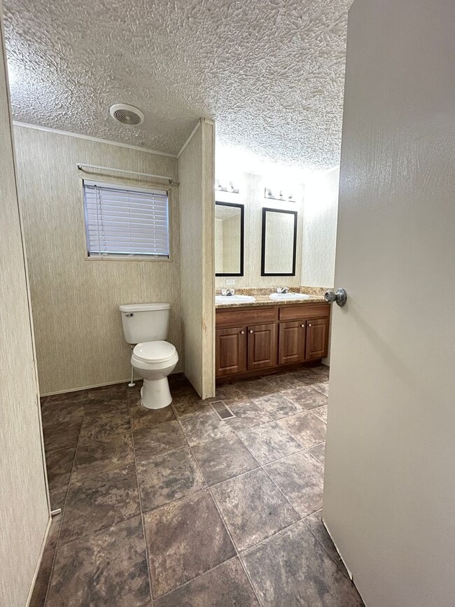 Building Photo - Cozy 2 bedroom in Prime Conway Location