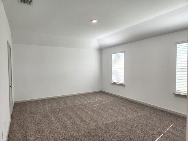 Building Photo - 7738 Robert Ln