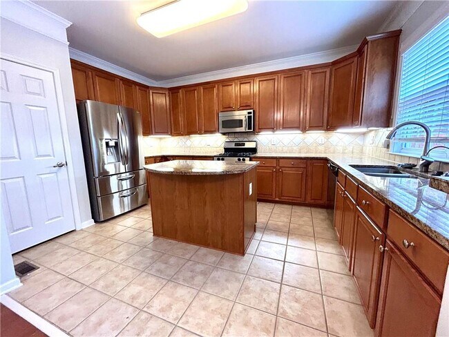 Building Photo - 4692 Wehunt Commons Dr