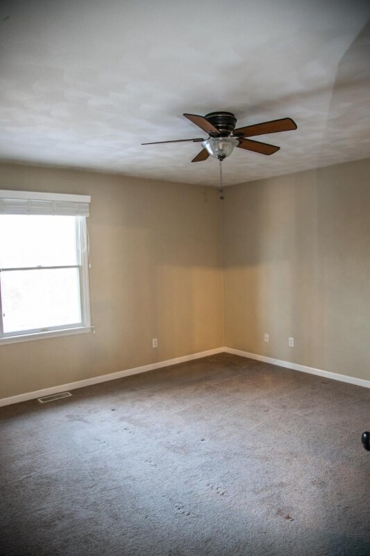 Building Photo - 33 Old Orchard Ln