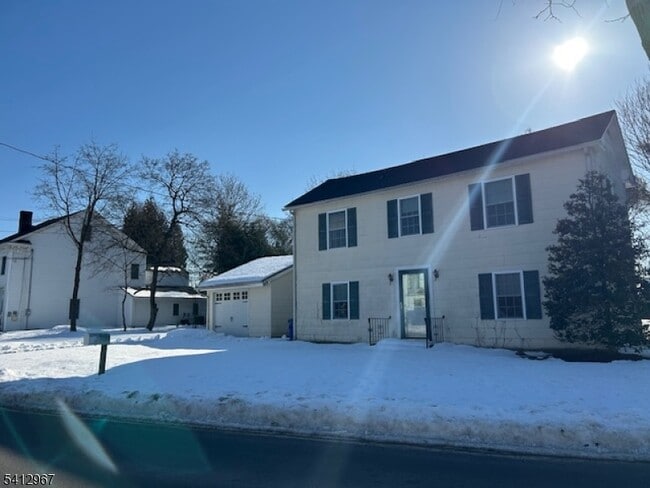 Building Photo - 11 Pleasant Plains Rd