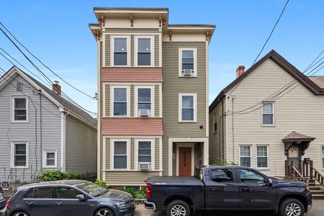Building Photo - 20 Village St