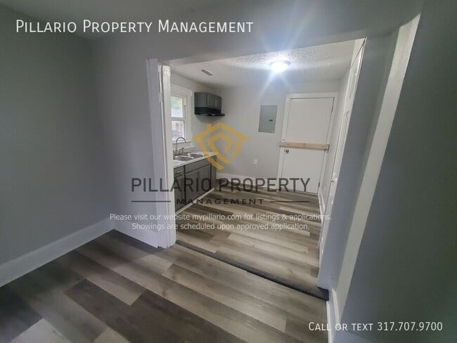 Building Photo - 1210 S Sheffield Ave