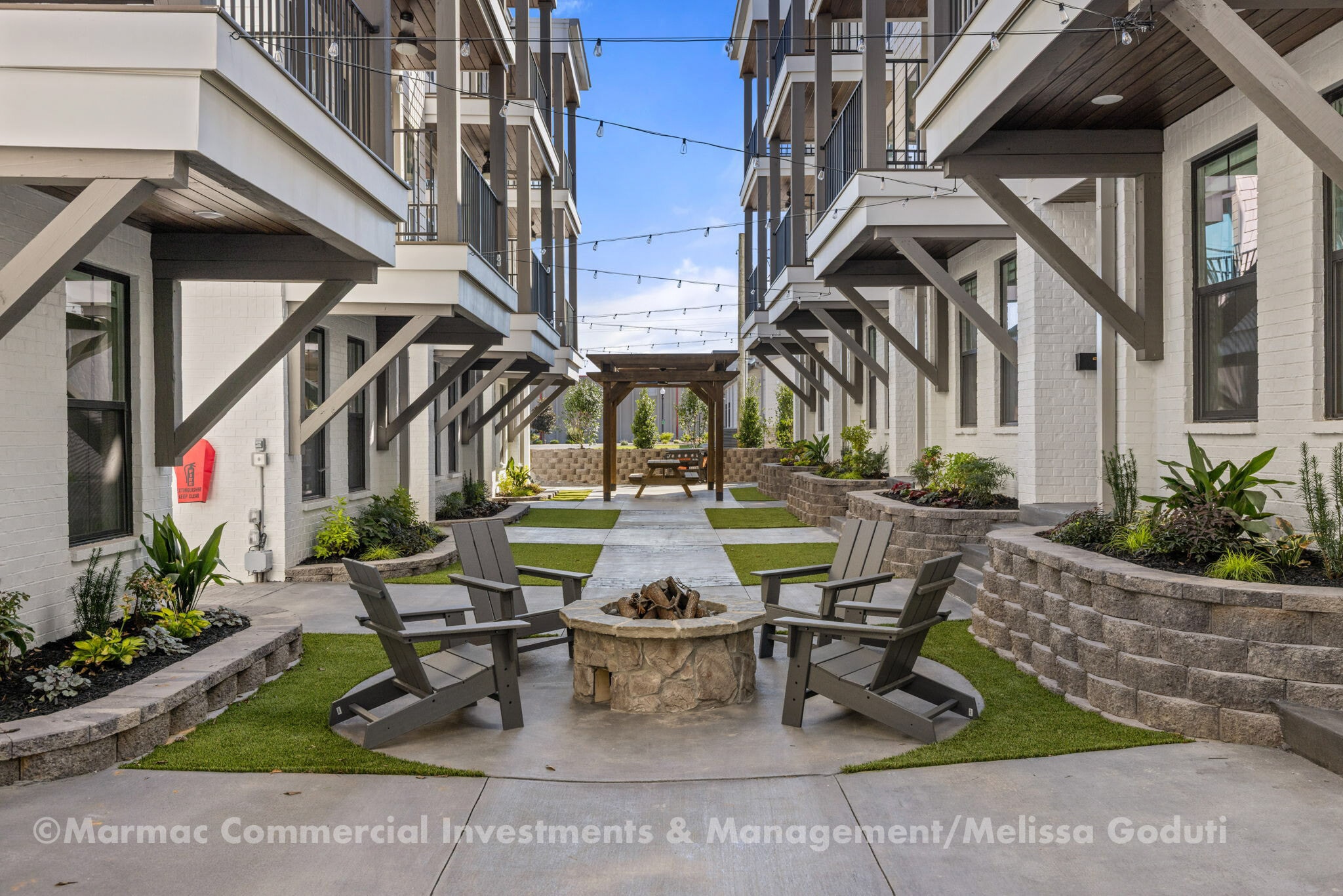 Building Photo - 154 N Poplar St