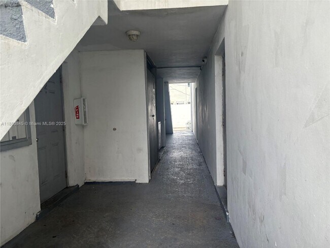 Building Photo - 8045 NE 1st Ave