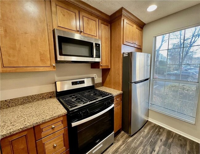 Building Photo - 206 Wedgewood Way