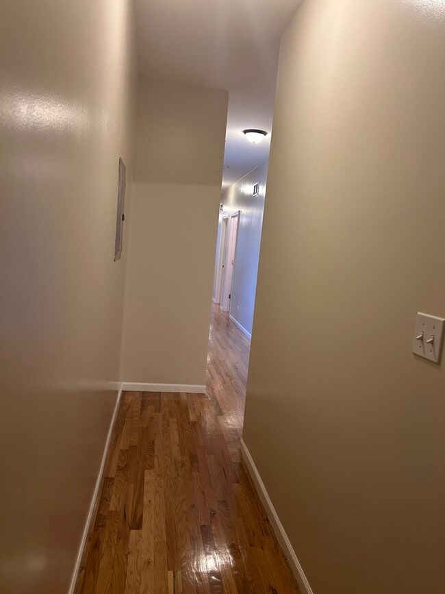 Building Photo - 3549 S King Dr