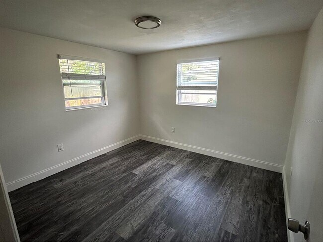 Building Photo - 2018 Hess Dr