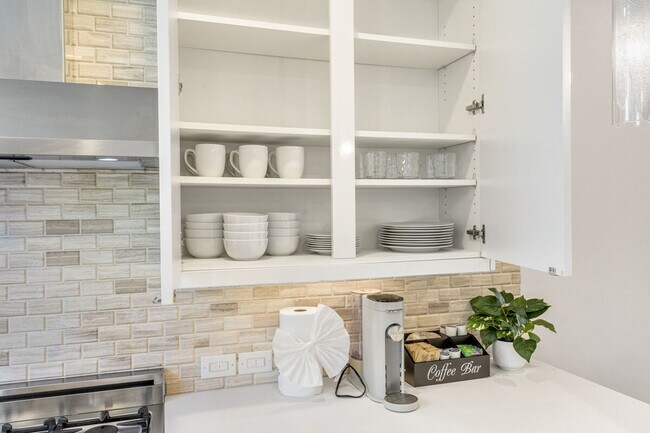 Building Photo - 722 3rd Ave N