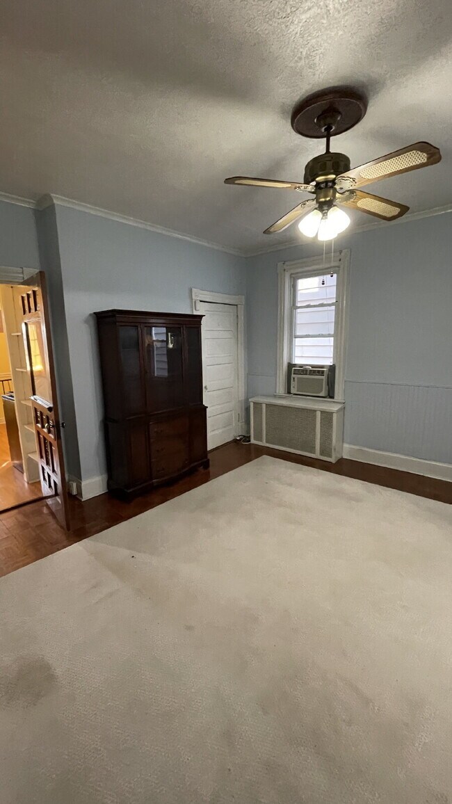 Building Photo - 19 S 6th St