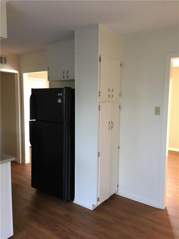 Building Photo - 1400 Fairground St