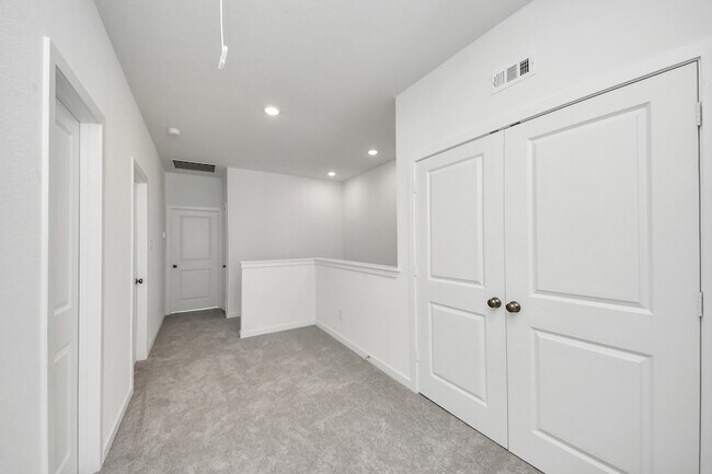 Building Photo - 2205 Via Cami Ln