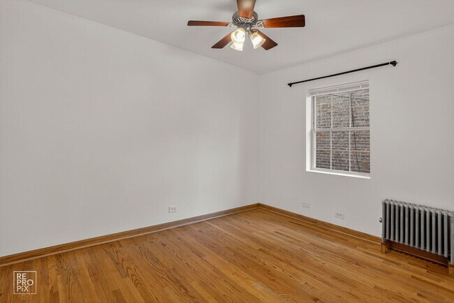 Building Photo - 1816 W Chase Ave