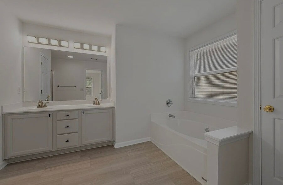 Building Photo - 2734 Winslow Ridge Dr NE