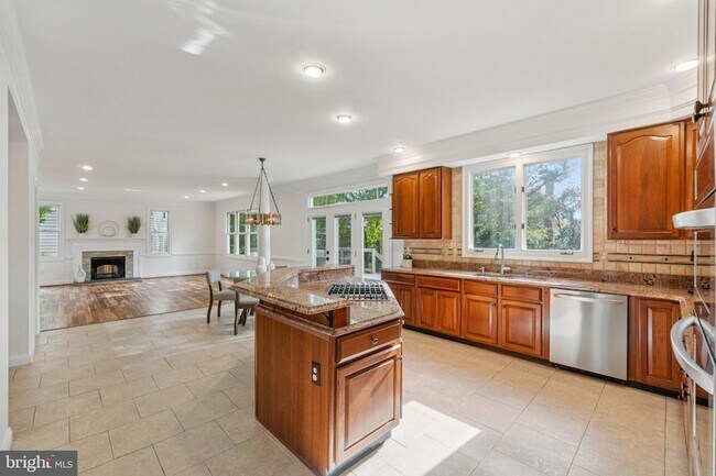 Building Photo - 4 Yellow Plum Ct