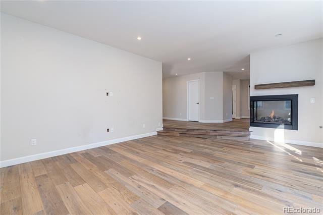 Building Photo - 541 Monroe St