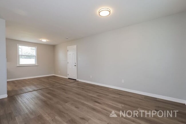 Building Photo - 7912 Allamanda Ave