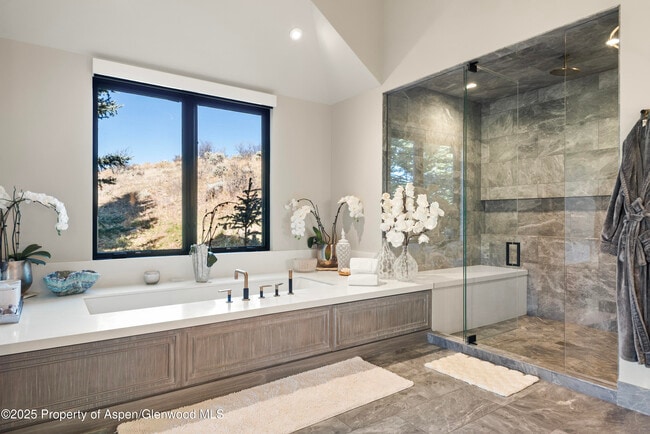 Building Photo - 75 McLain Ct