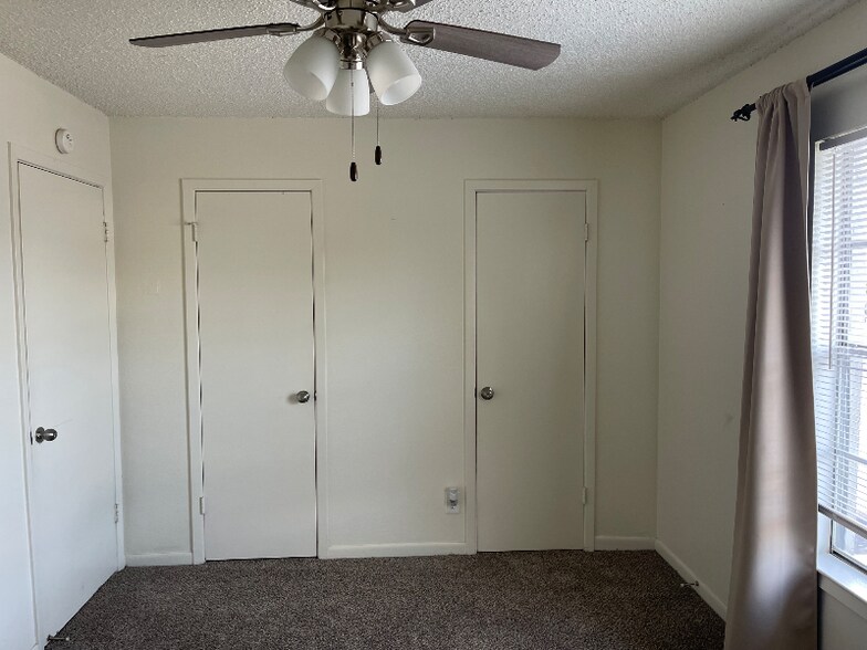 Building Photo - 1702 Kirk Ave