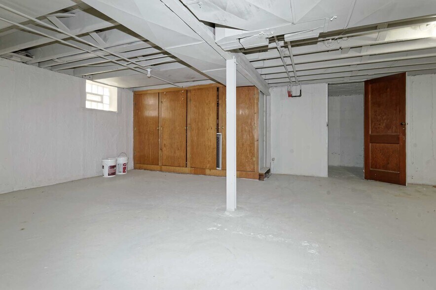 Building Photo - 3554 Jamieson Ave