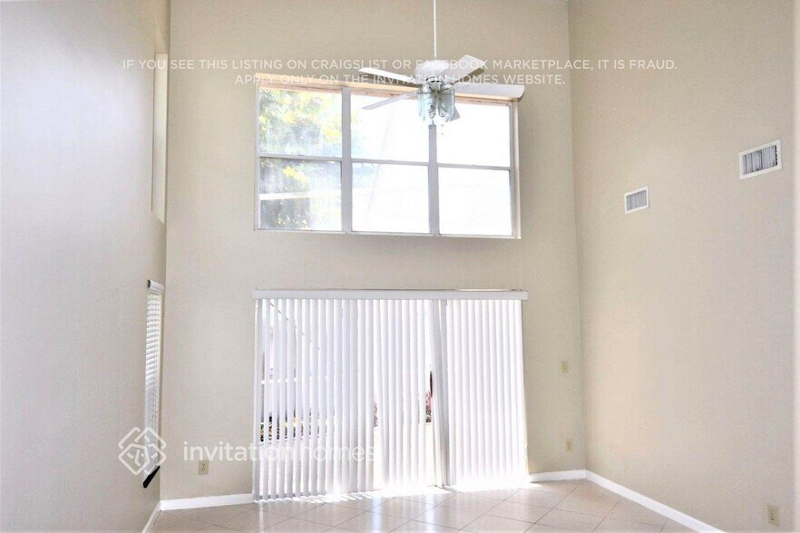 Building Photo - 5426 NW 56th Dr