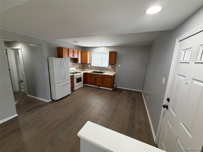 Building Photo - 19445 Inkster Rd