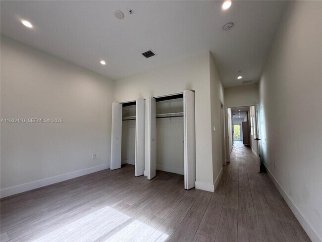 Building Photo - 1786 SW 9th St