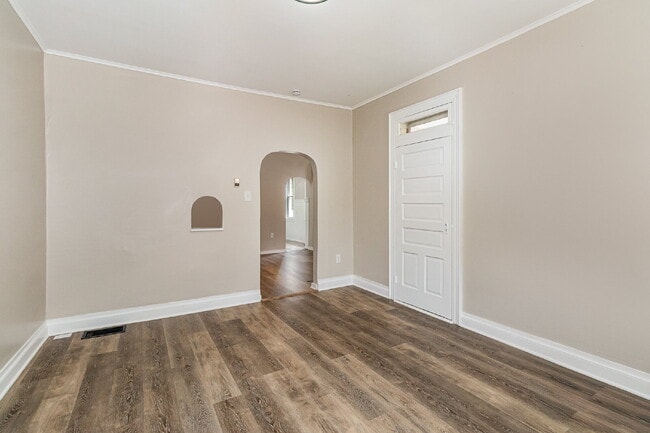 Building Photo - 303 Ridge Ave