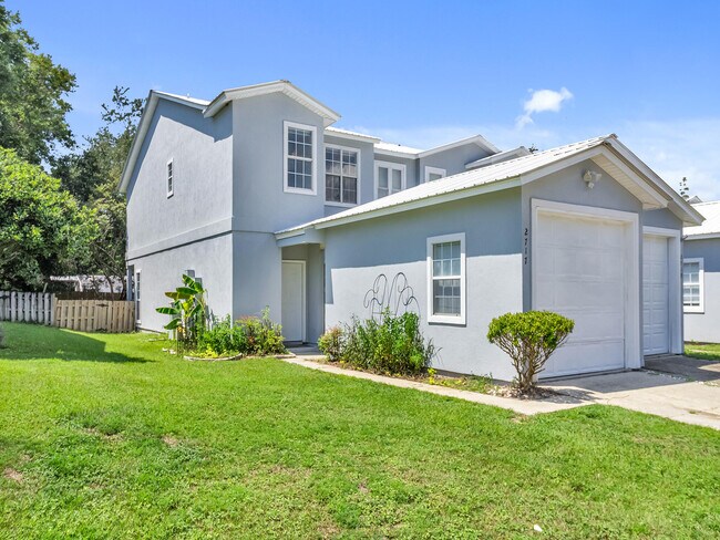 Primary Photo - 2717 Bay Club Dr
