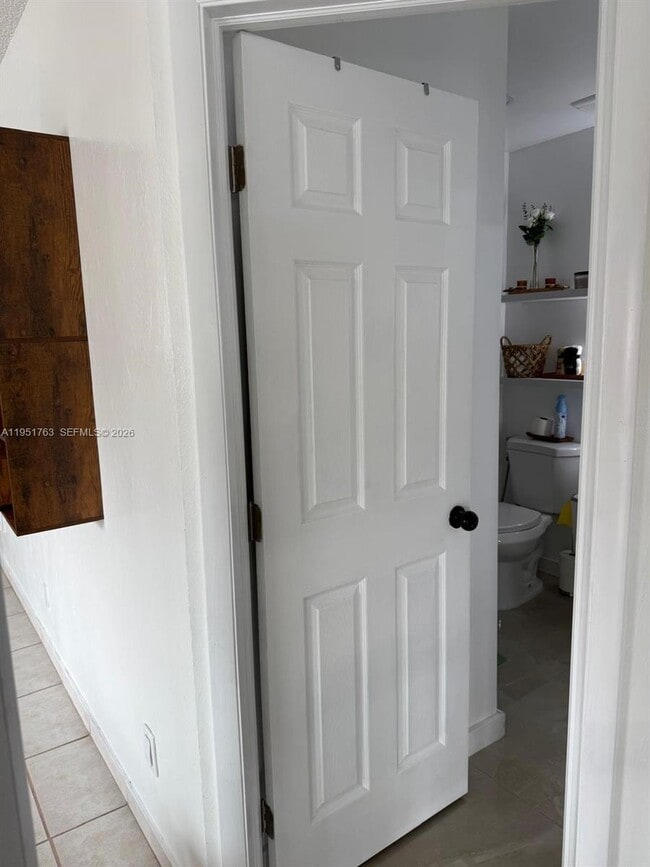 Building Photo - 1041 SW 111th Ave