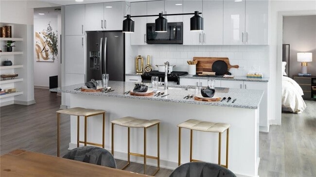 Building Photo - 161 Peachtree Center Ave NE