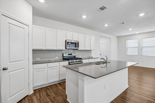 Building Photo - 10303 Buster Dr