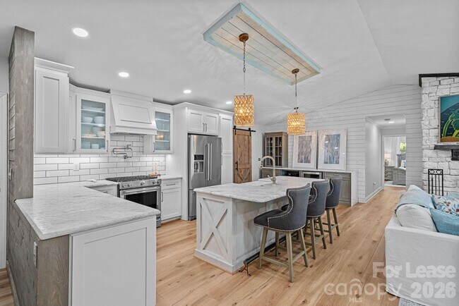 Building Photo - 18026 Whispering Oaks Dr